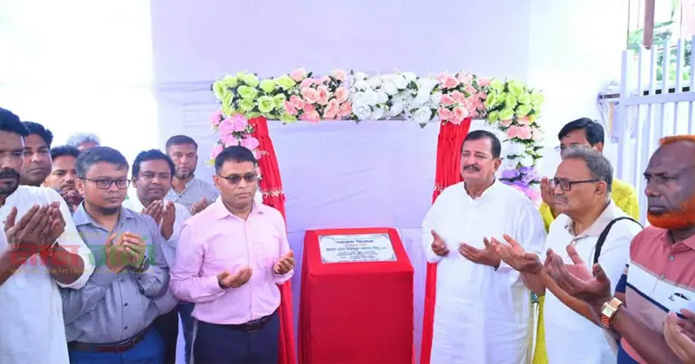 ‘নজরুল ভিলেজ’ উদ্বোধন করেছেন ভূমিমন্ত্রী